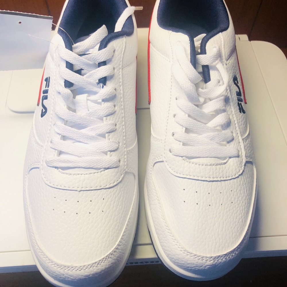 BRAND NEW FILA SNEAKERS